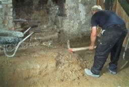 3b Bracken restor - 0032 - floors are dug up down 0.3m - 20020619.jpg